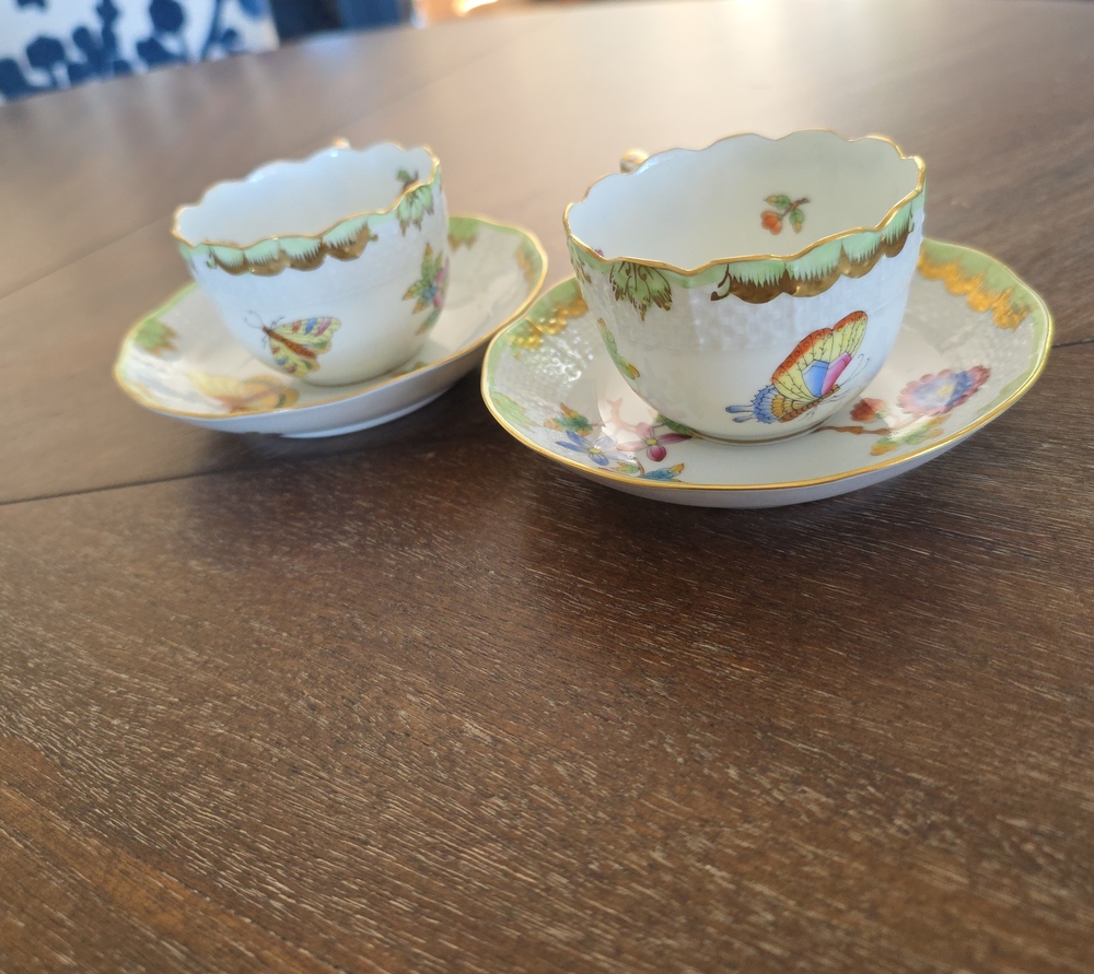 2 HEREND Fine China Demitasse Queen Victoria Teacup and Saucer - Picture 5 of 15